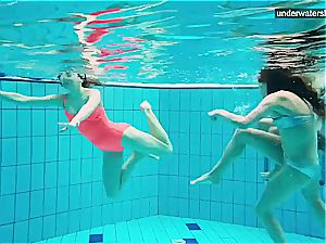 3 naked ladies have fun underwater